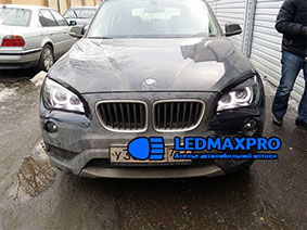 Установка ангельских глазок на BMW X1